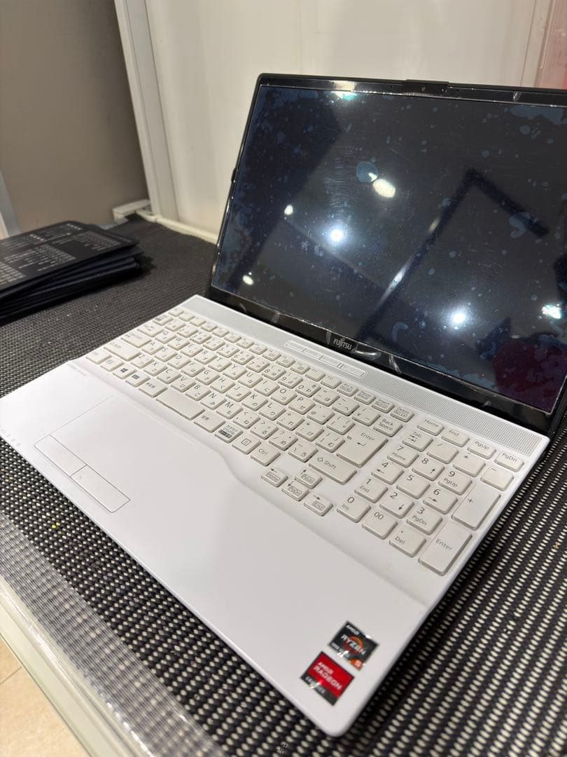 Y*8様 ホワイトノートPC AMD Ryzen 5 5000