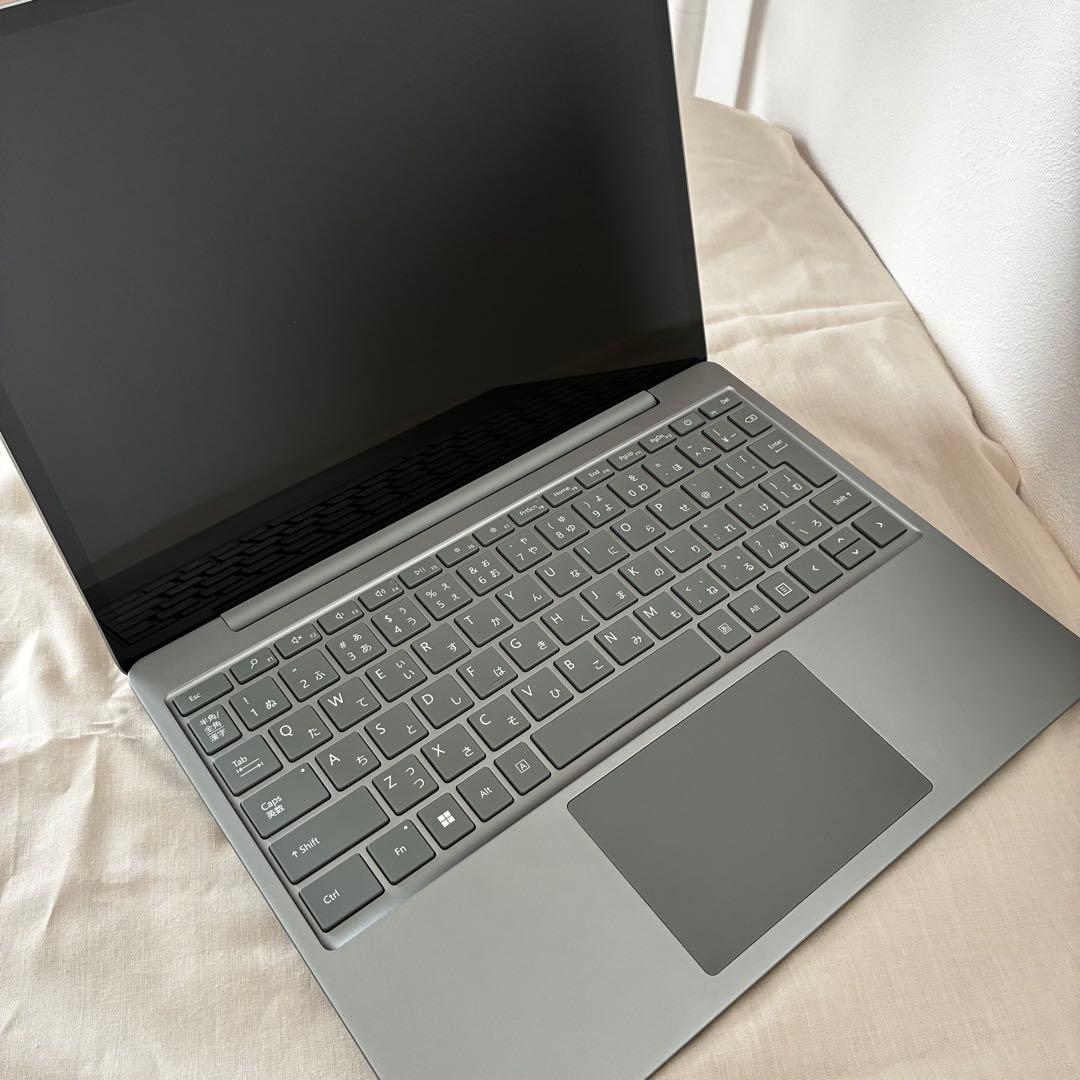 Microsoft Surface Laptop Go 2 本体　電源アダプター