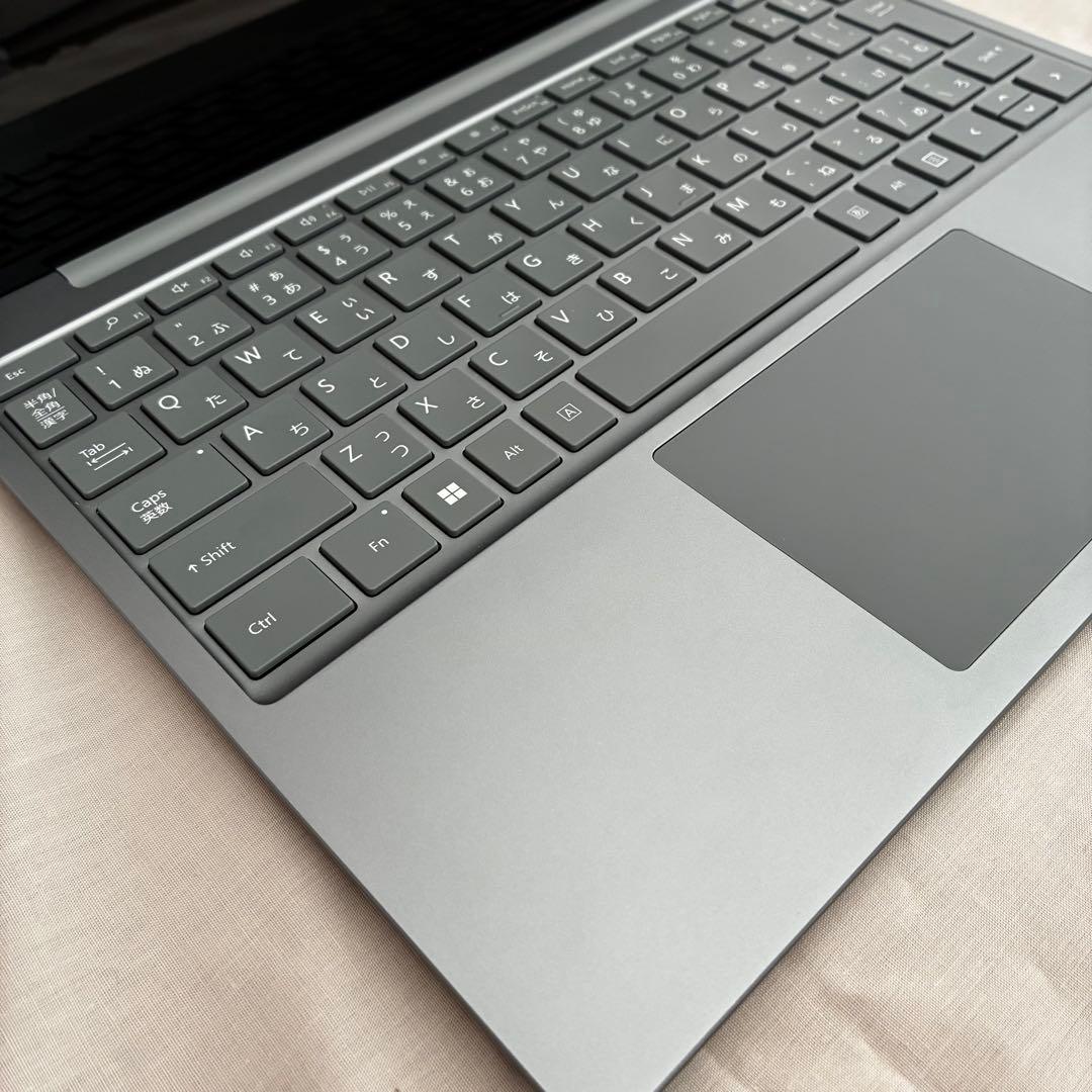 Microsoft Surface Laptop Go 2 本体　電源アダプター