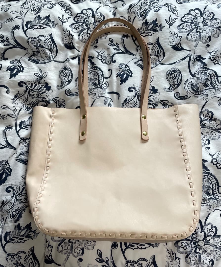 夏 即購入大歓迎さん専用 ヌメ革 レース縫い肩掛けトートバック（特大）