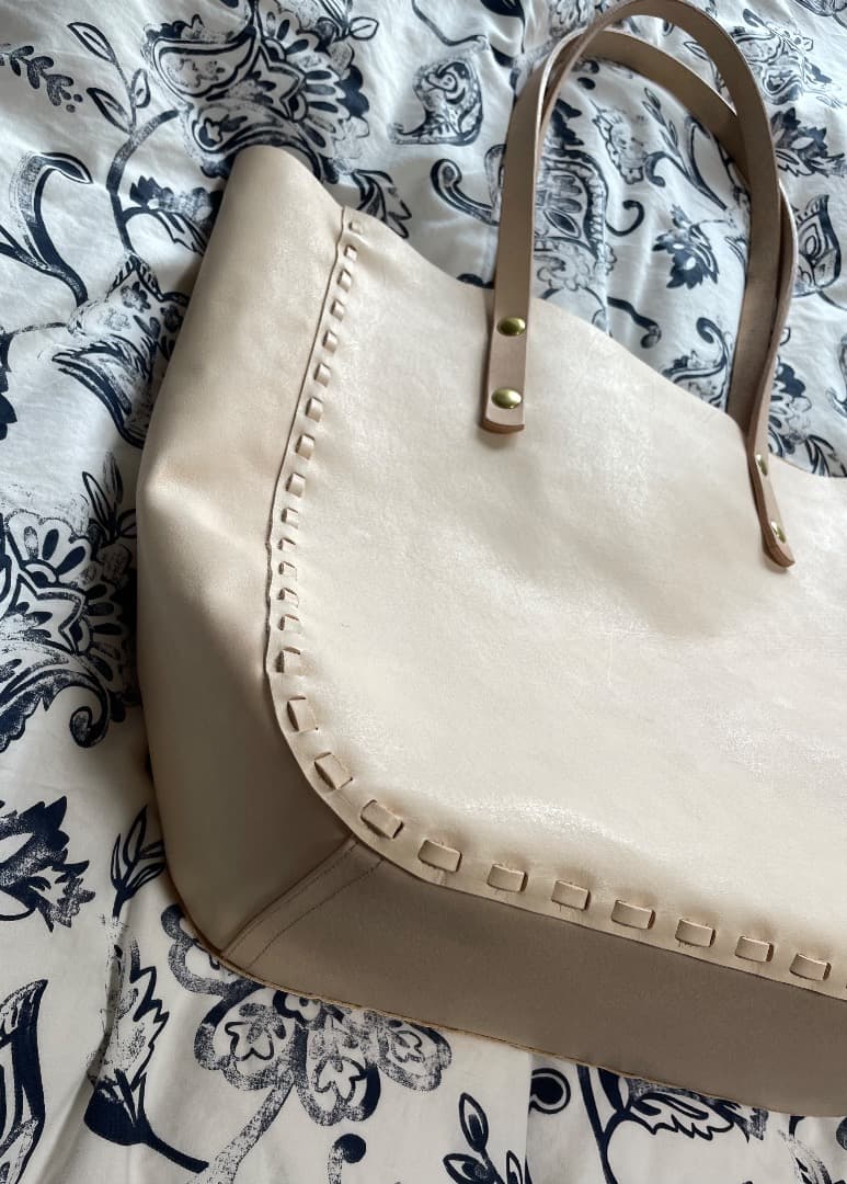 夏 即購入大歓迎さん専用 ヌメ革 レース縫い肩掛けトートバック（特大）