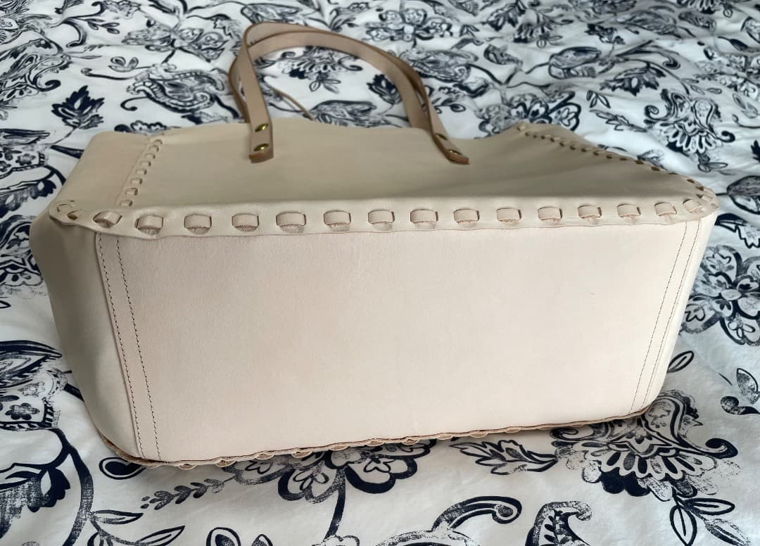 夏 即購入大歓迎さん専用 ヌメ革 レース縫い肩掛けトートバック（特大）