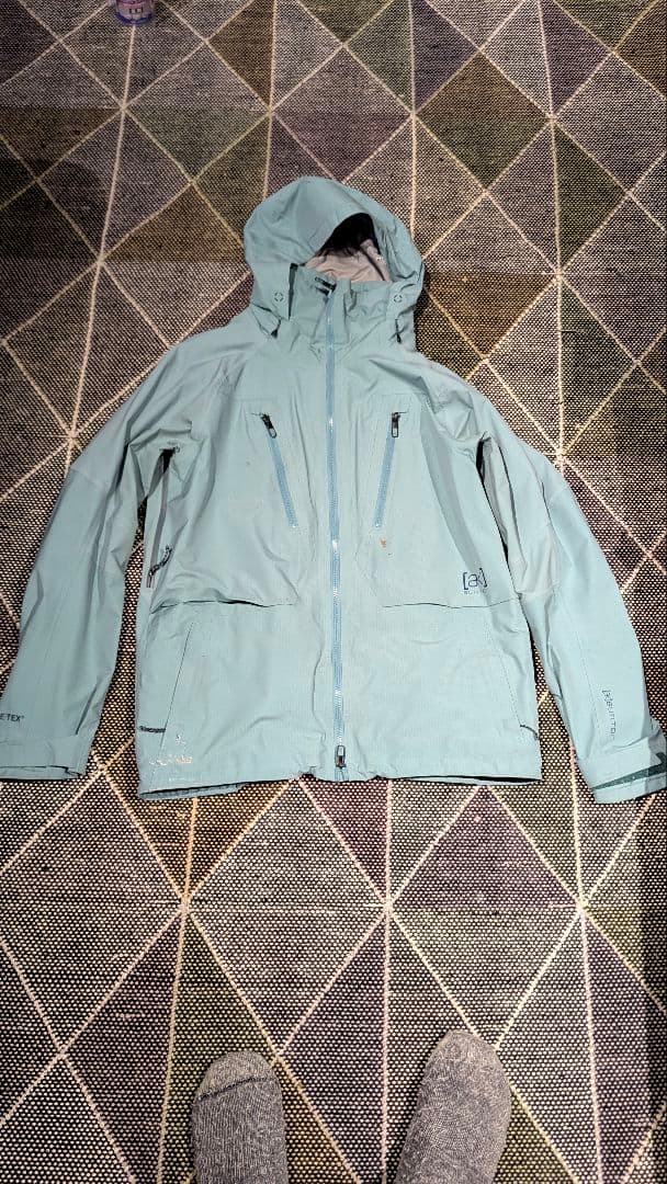 スノーボードウェア 上下セット　 BURTON ak ジャケットL パンツM