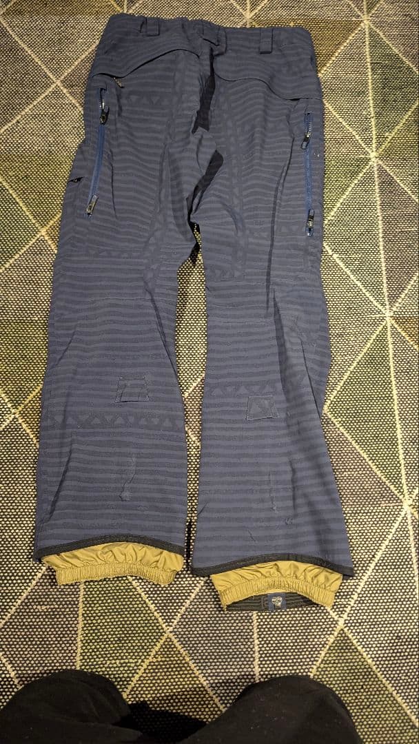 スノーボードウェア 上下セット　 BURTON ak ジャケットL パンツM