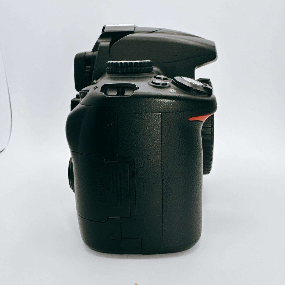 Nikon D5000 デジタル一眼レフカメラ　ボディーのみ