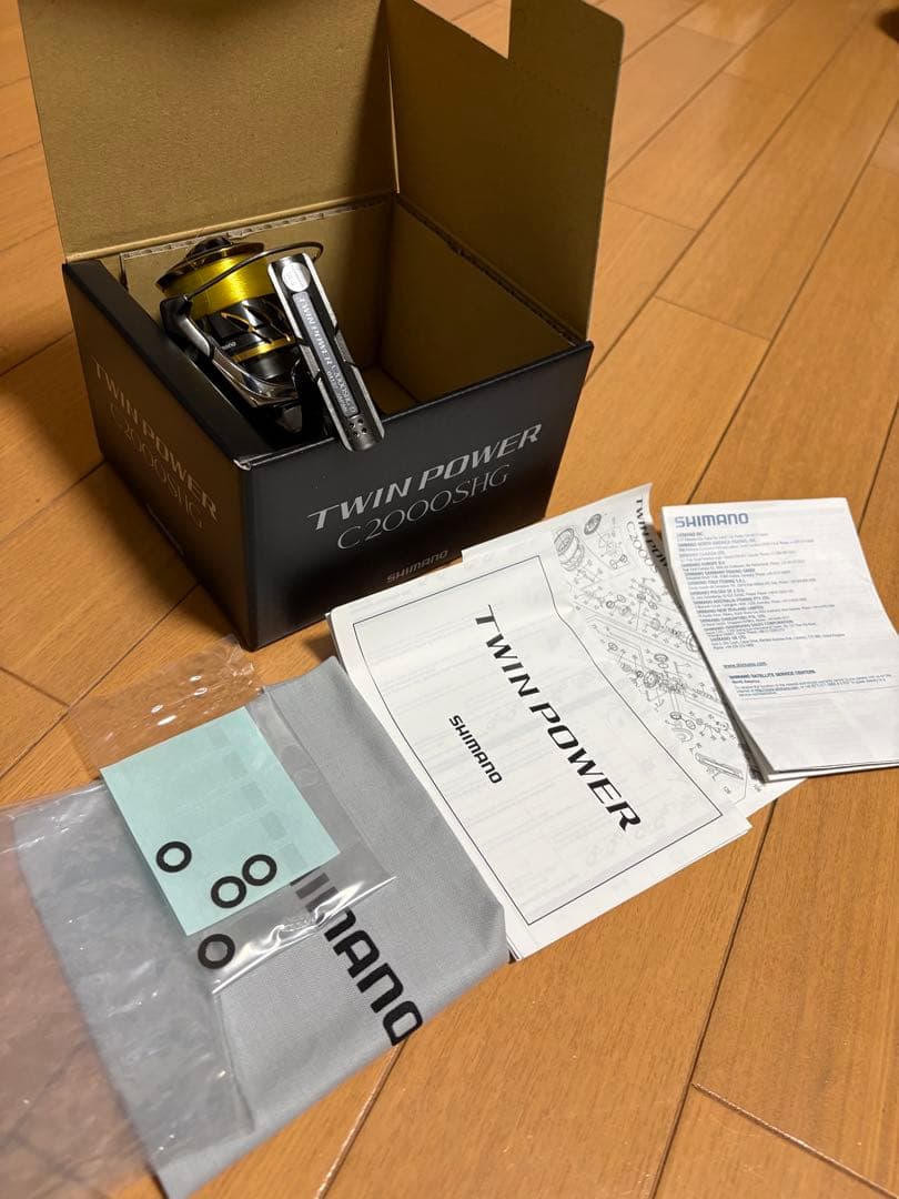 シマノ ツインパワー C2000SHG極美品。