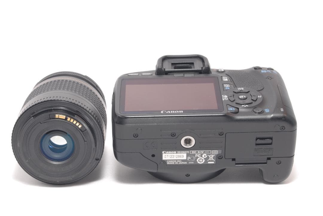 ⭐️軽くてコンパクト⭐️Canon Kiss X4 キャノン　デジタル一眼レフ