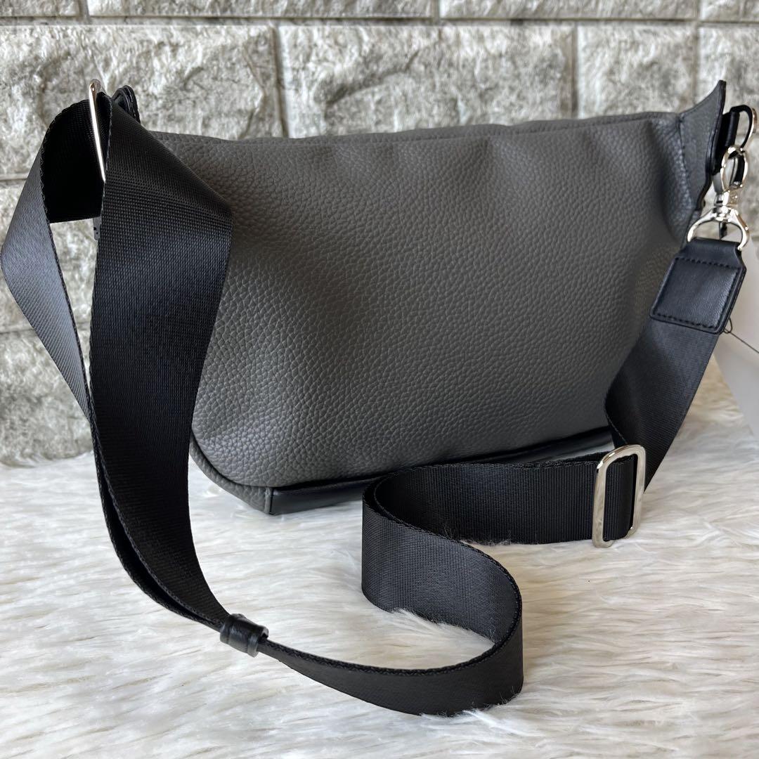 【新品未使用】ジョゼフオム　シンセティックシュリンクレザー　ボディバッグ