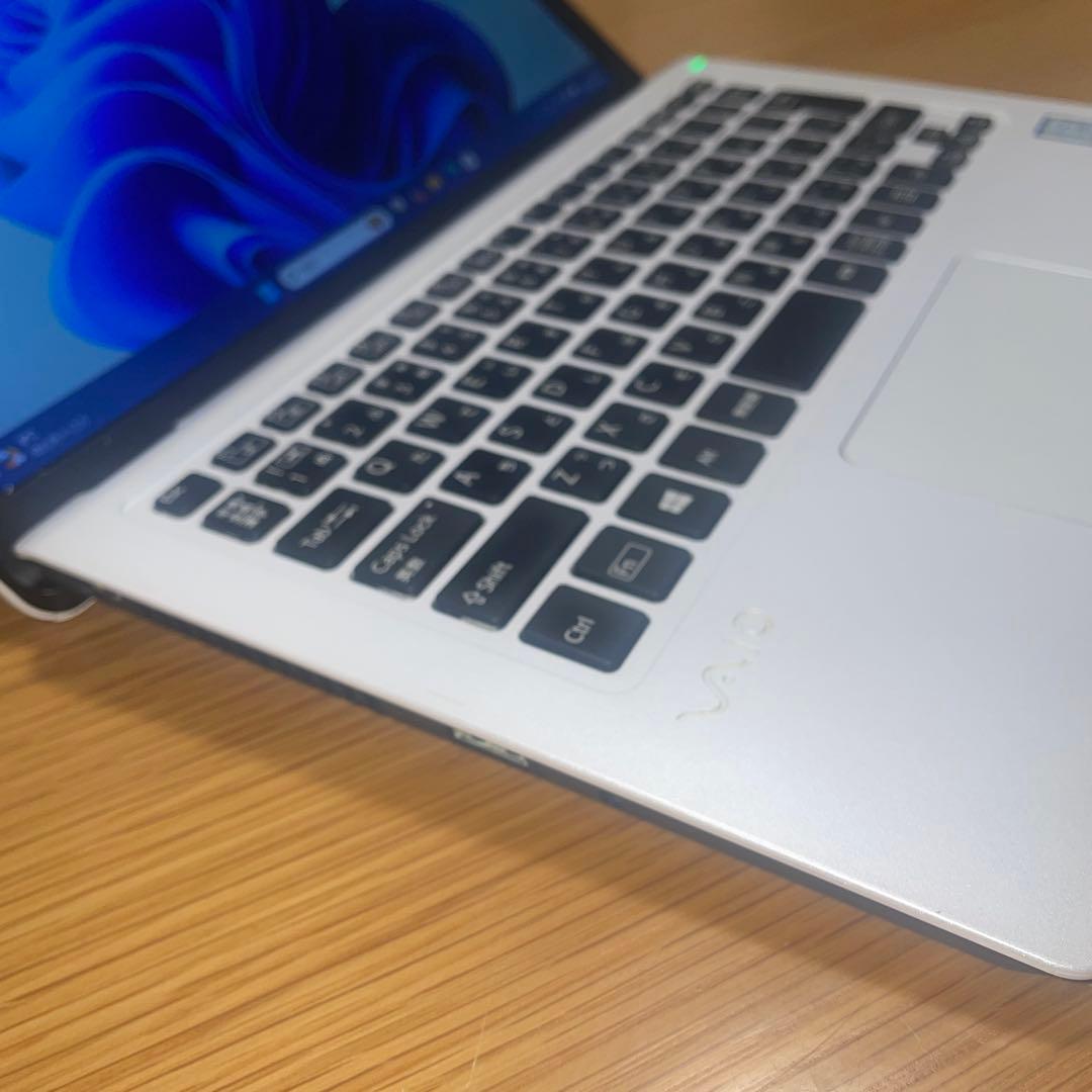 Core i5/8GB VAIO⭐希少ホワイト＆ディズニー✨小型VJS111‼️