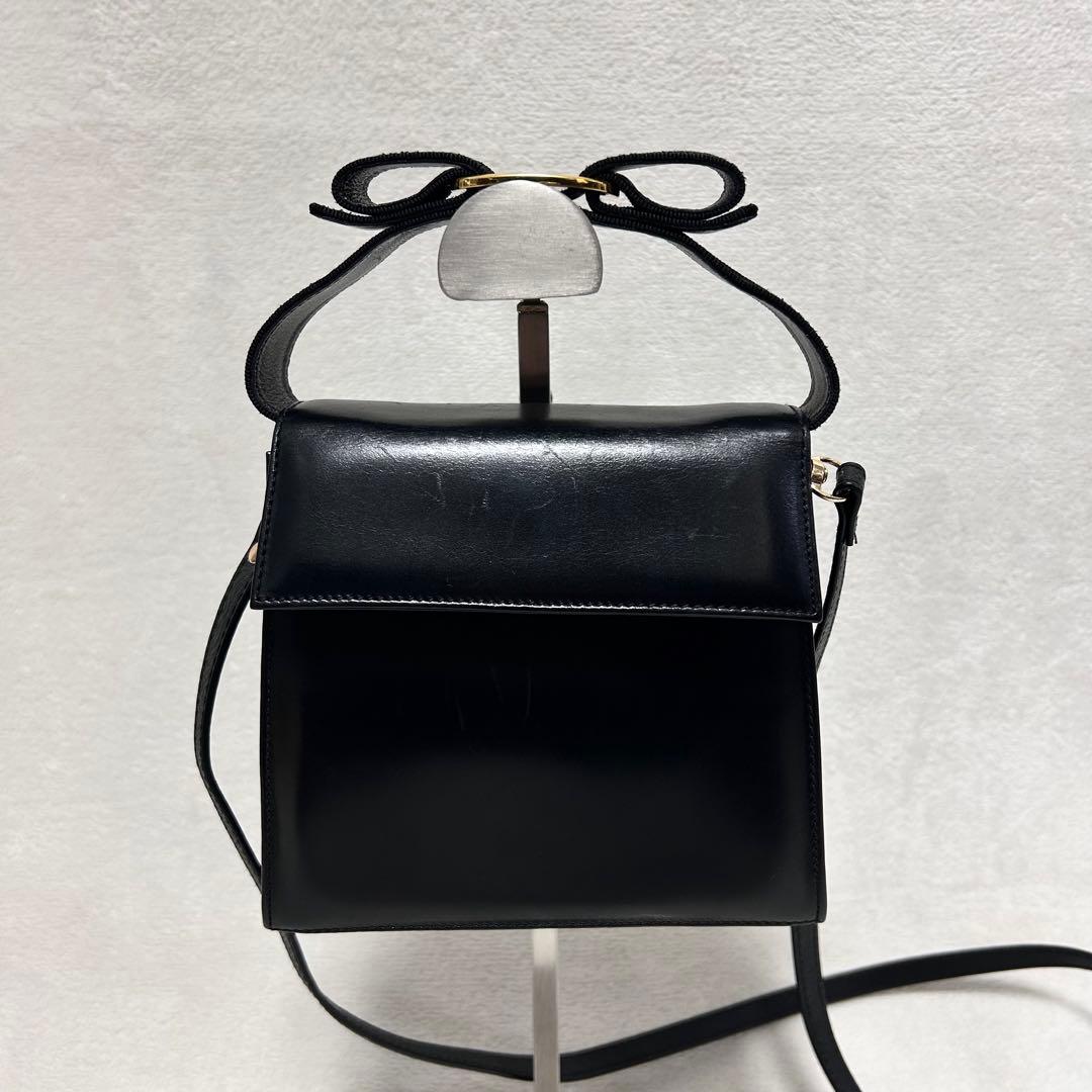 サルヴァトーレ フェラガモ ヴァラリボン フォーマル 2way ハンドバッグ