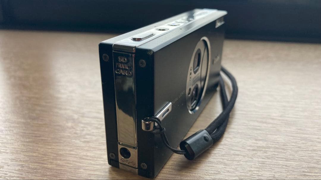 お*お様 Kodak V570 デュアルレンズ 1GB SDカード付き