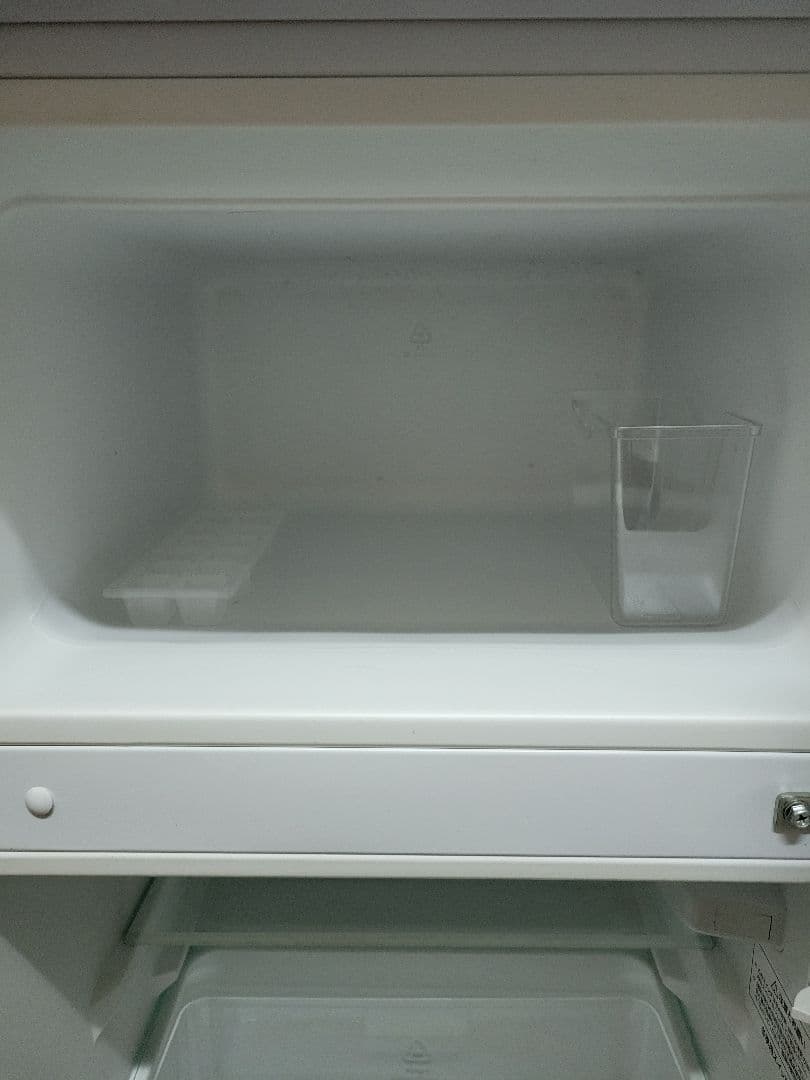 Comfee' コンフィー 2022年製 ノンフロン冷凍冷蔵庫 RCT90WH