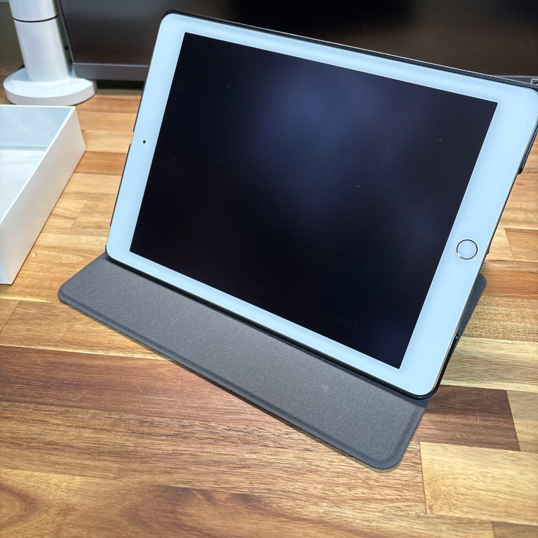 Apple iPad Air 2 Wi-Fi 16GB Gold 本体