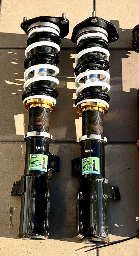 80 ヴォクシー、ノア　エスクワィア　HKS 車高調。