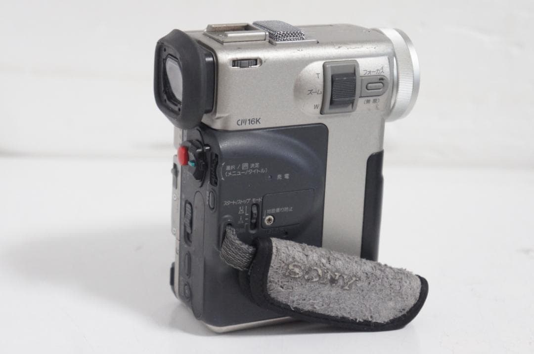 動作品★SONY　DCR PC10 MiniDv ビデオカメラ 716