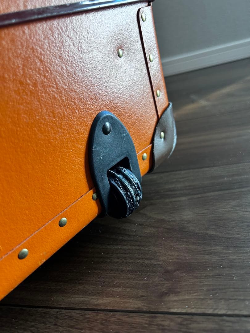 n*p様 グローブトロッター　スーツケース　オレンジ　機内持ち込みサイズ