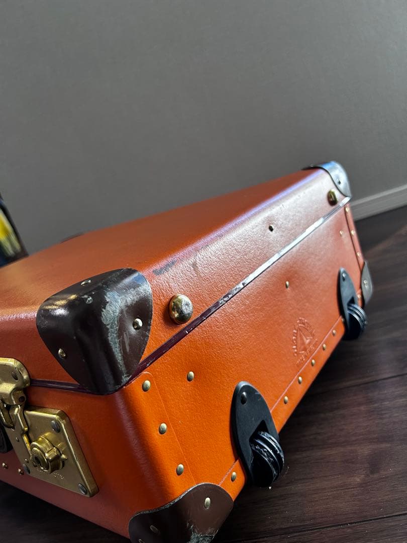 n*p様 グローブトロッター　スーツケース　オレンジ　機内持ち込みサイズ
