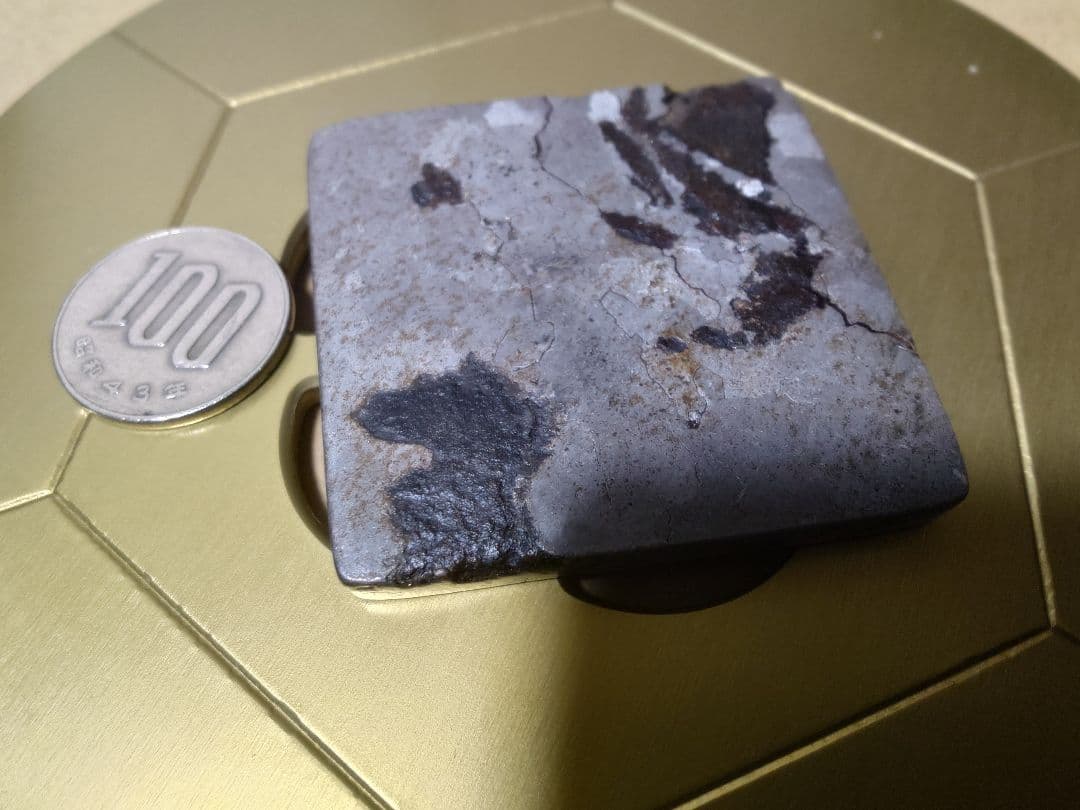 Mr.モモネクター　カンポ・デル・シエロ隕石（表裏大型トロイライト入り）