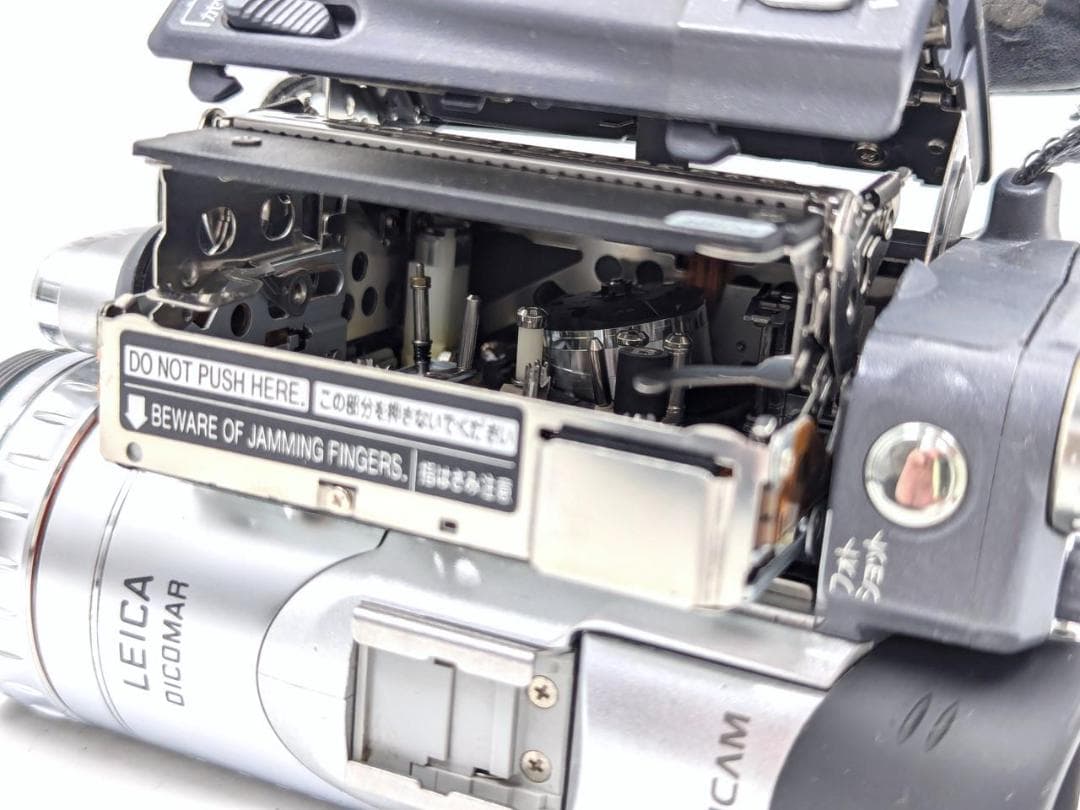 miniDVのダビングに！ Panasonicビデオカメラ NV-GS200 1