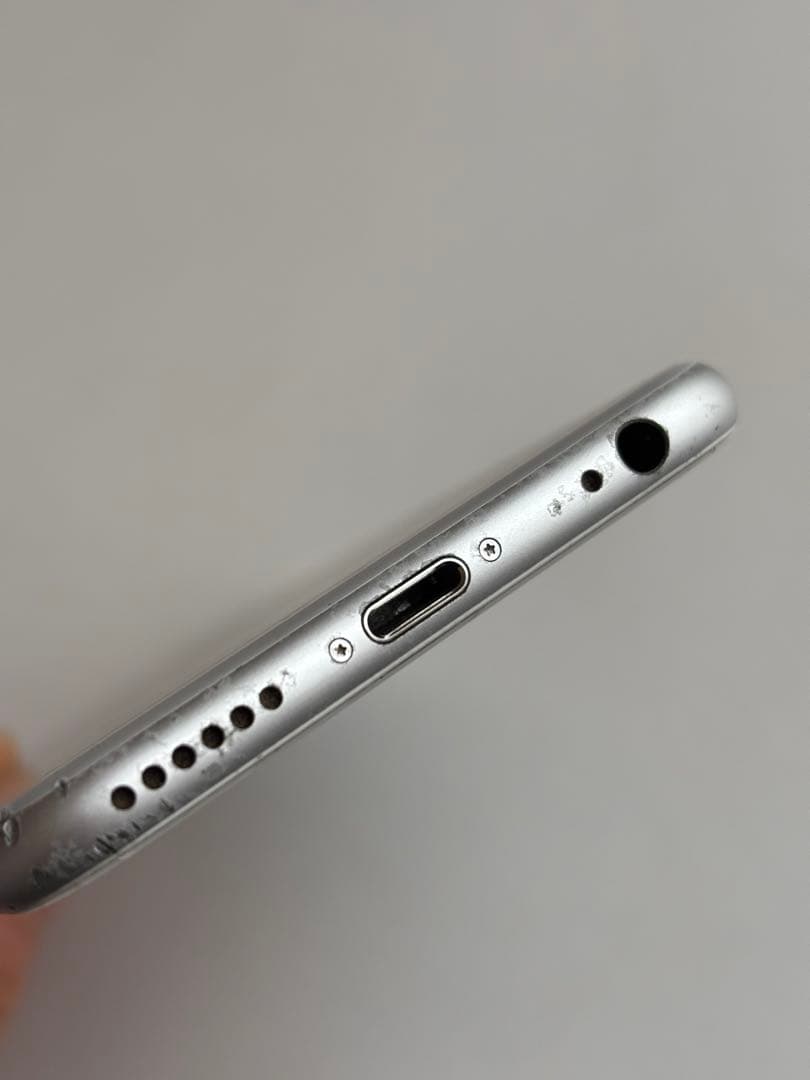 iPhone 6s シルバー 本体 ひび割れあり