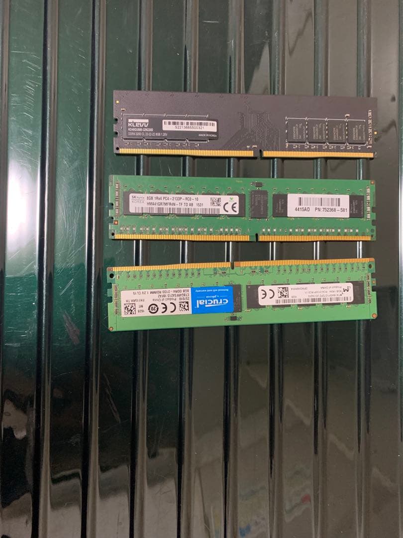 Crucial DDR4 8GB ×3 メモリーモジュール 2400MHz未確認