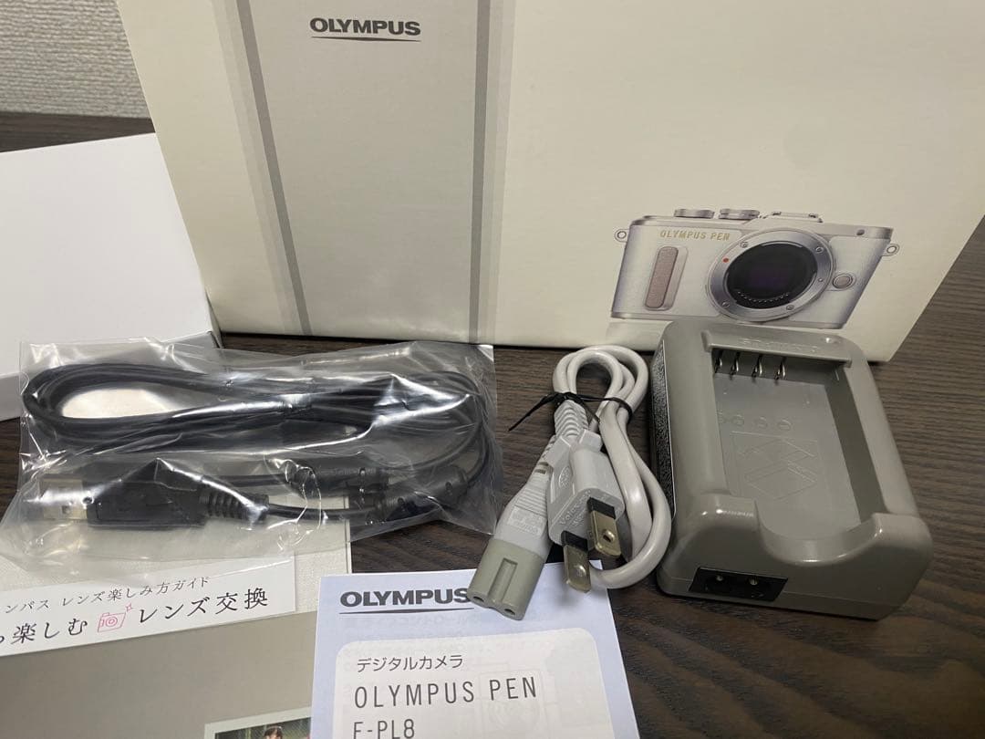 OLYMPUS PEN E-PL8 ブラウン　カメラ