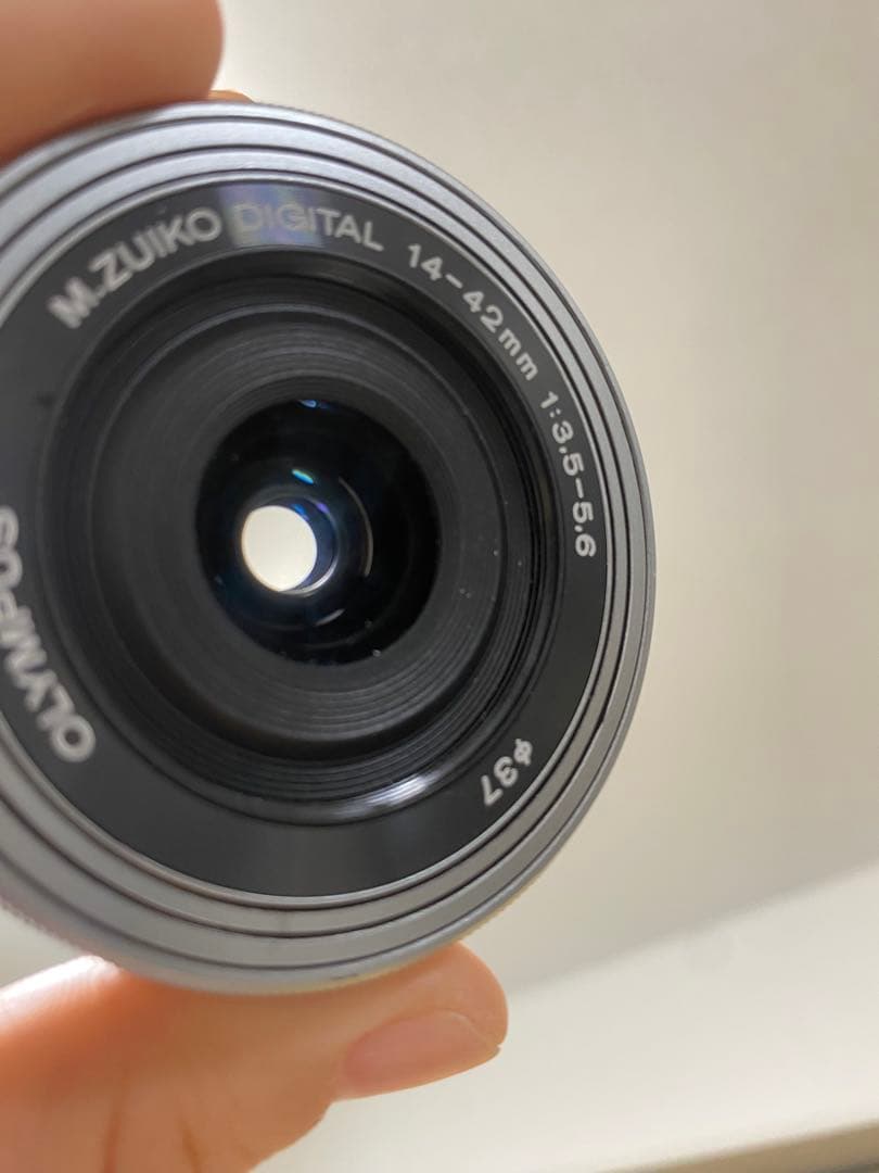 OLYMPUS PEN E-PL8 ブラウン　カメラ