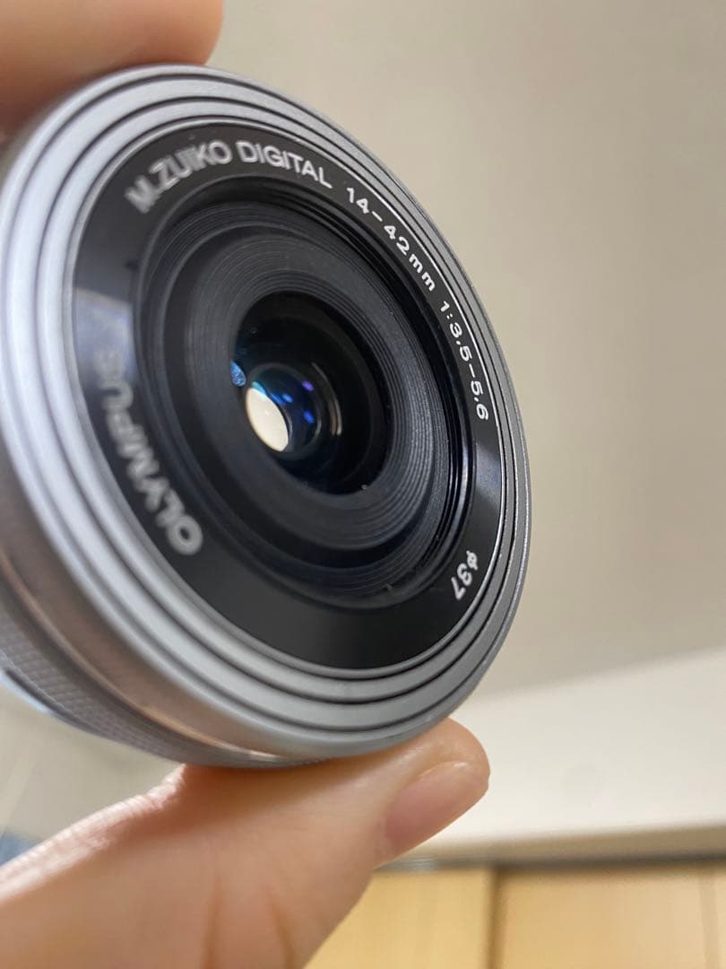 OLYMPUS PEN E-PL8 ブラウン　カメラ