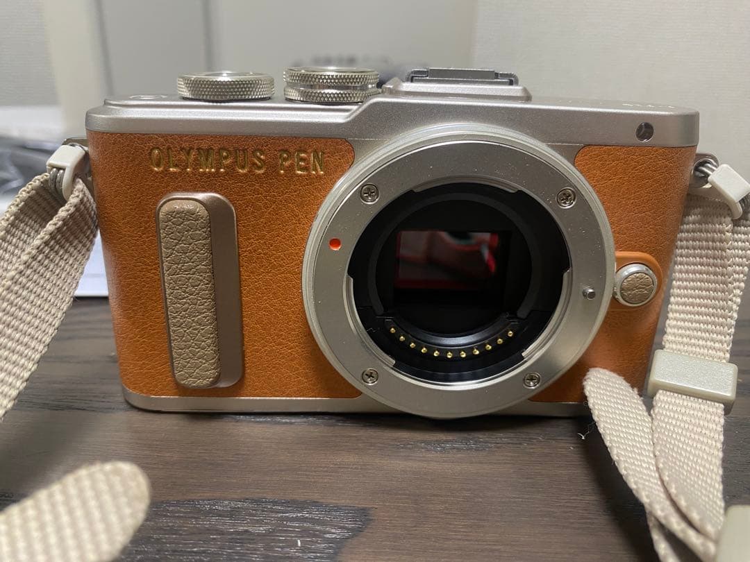 OLYMPUS PEN E-PL8 ブラウン　カメラ