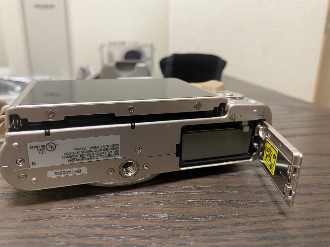 OLYMPUS PEN E-PL8 ブラウン　カメラ