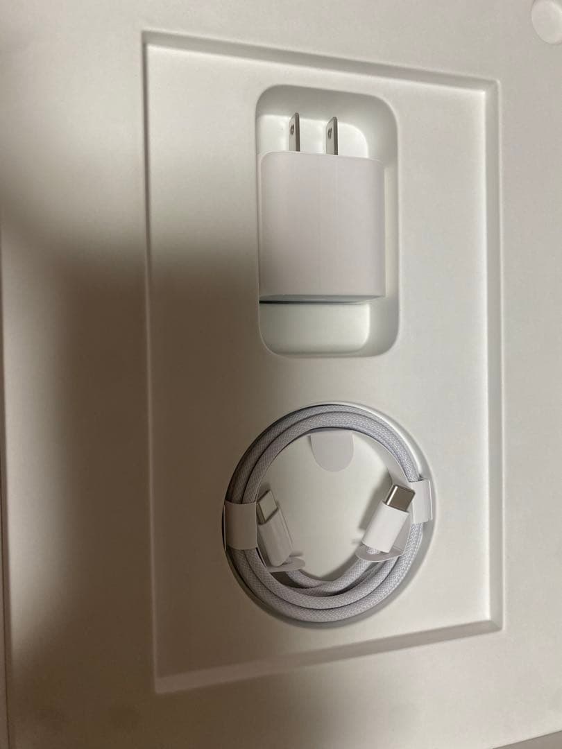 Apple iPad 11世代 (A16)チップ イエロー　保護フィルム付き