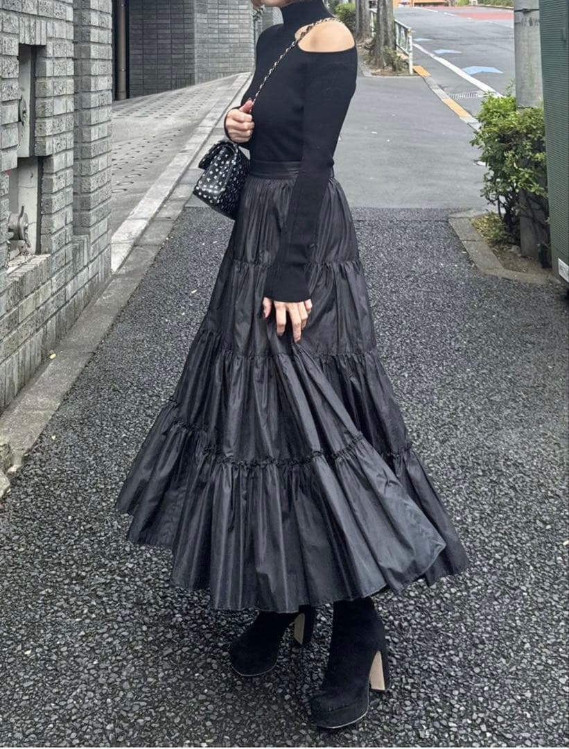 シーニュCygne ワンショルダーオープンニット elle ブラック