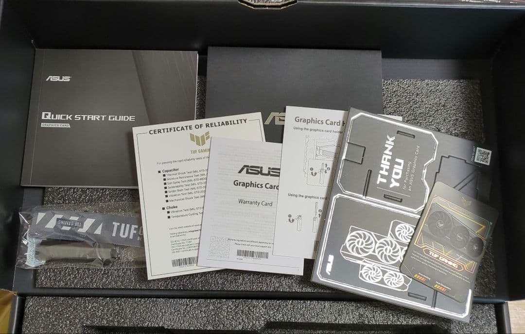 グラフィックボード・グラボ・ビデオカード ASUS GeForce RTX4070 TUF Gaming