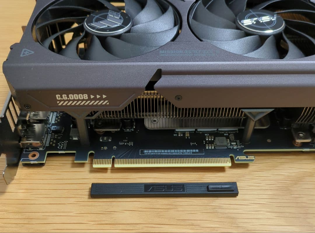 グラフィックボード・グラボ・ビデオカード ASUS GeForce RTX4070 TUF Gaming