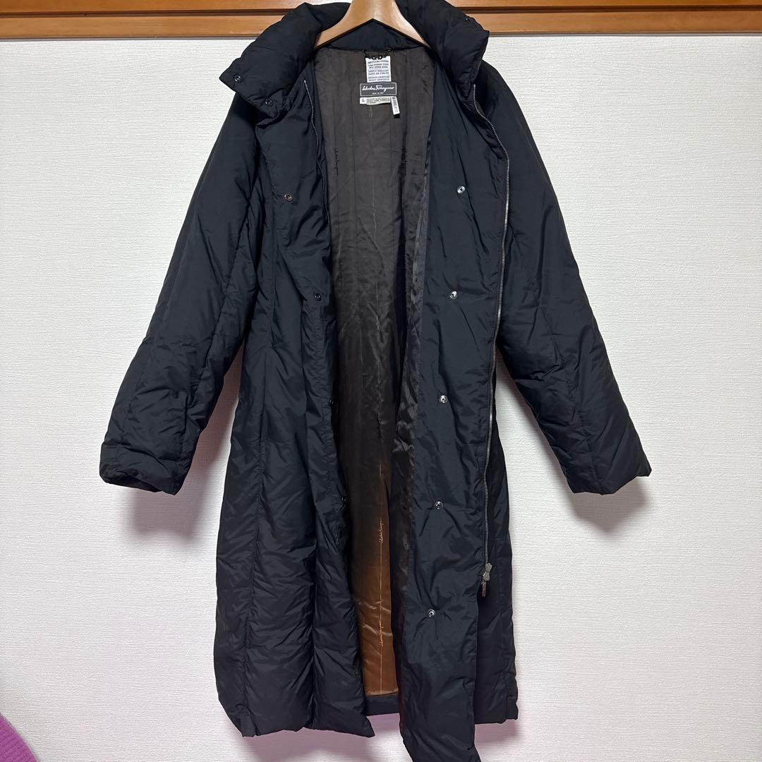 フェラガモ 黒 ロングダウンジャケット スタンドカラー L