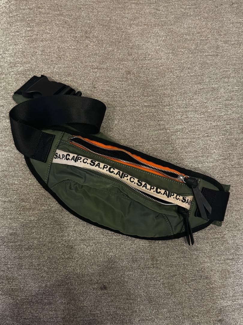 A.P.C. sacai BANANE JACKIE ボディバッグ