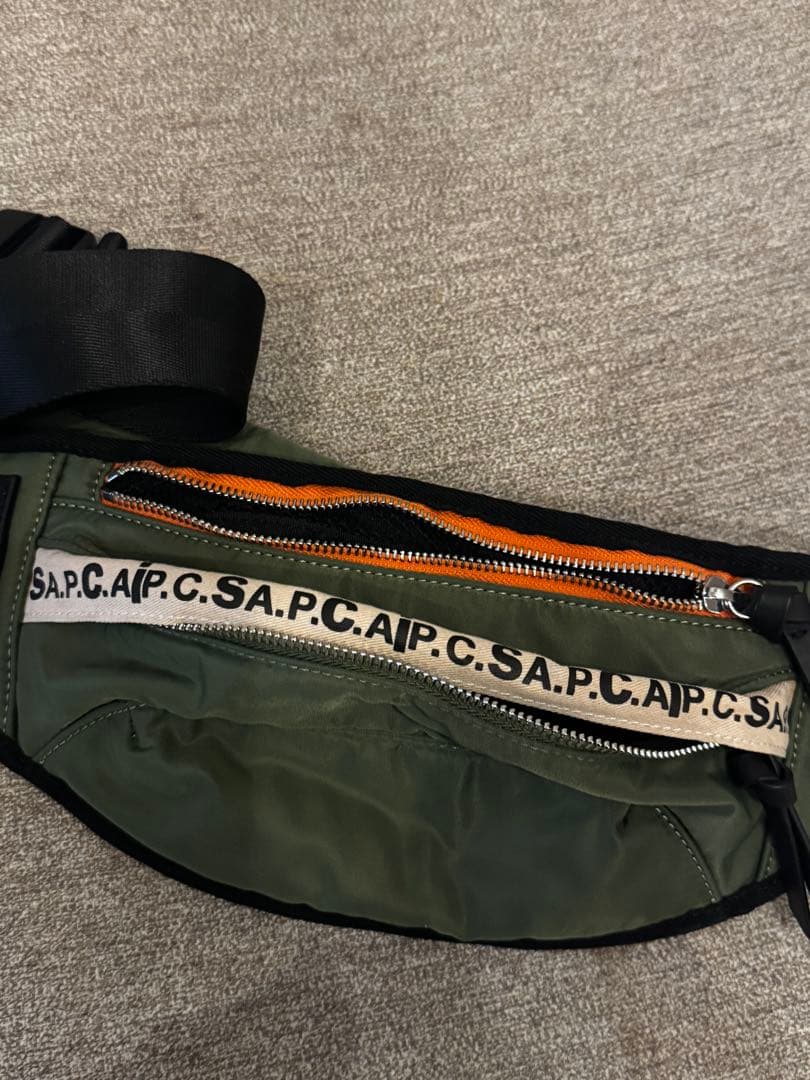 A.P.C. sacai BANANE JACKIE ボディバッグ