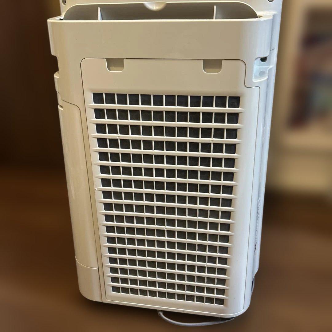 【美品】シャープ 加湿空気清浄機 KC-J50-W ホワイト SHARP