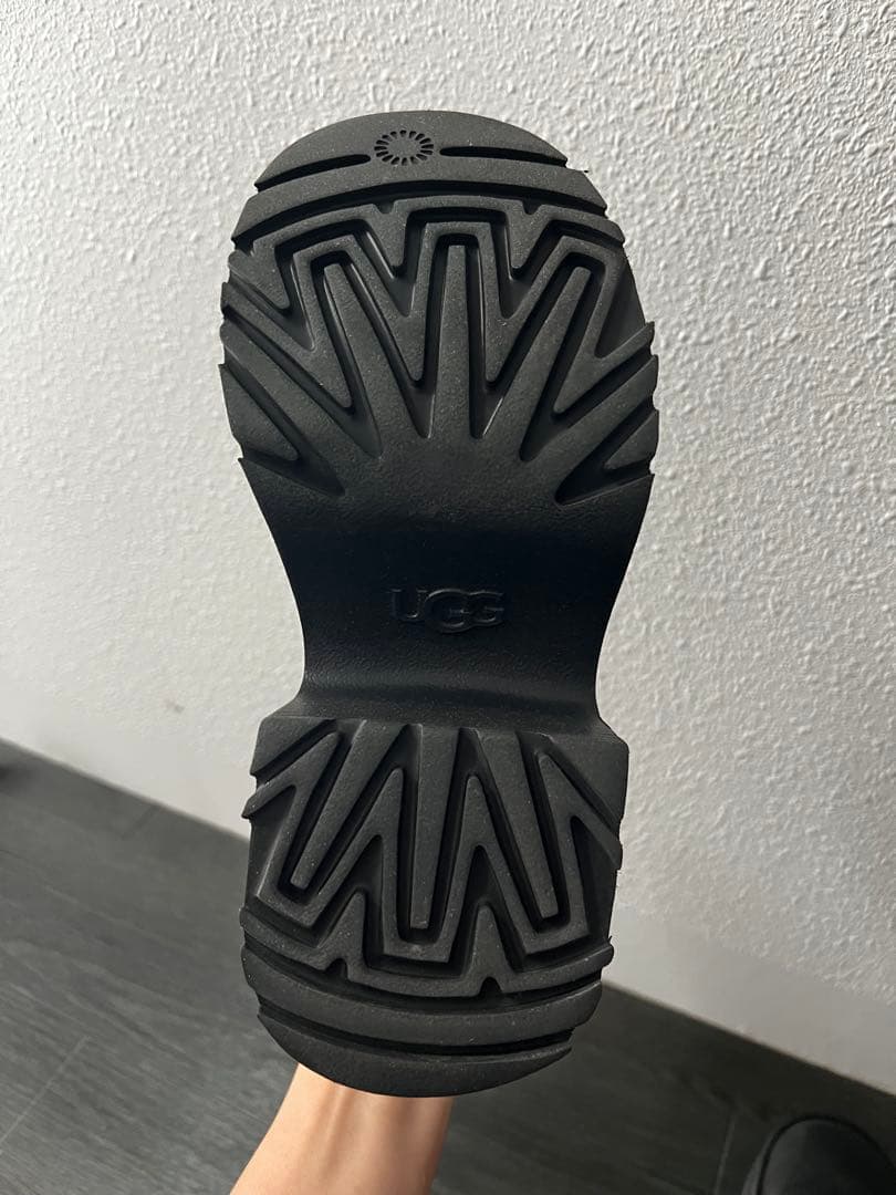 靴 UGG 2025AW ESMEE LEATHER BOOT