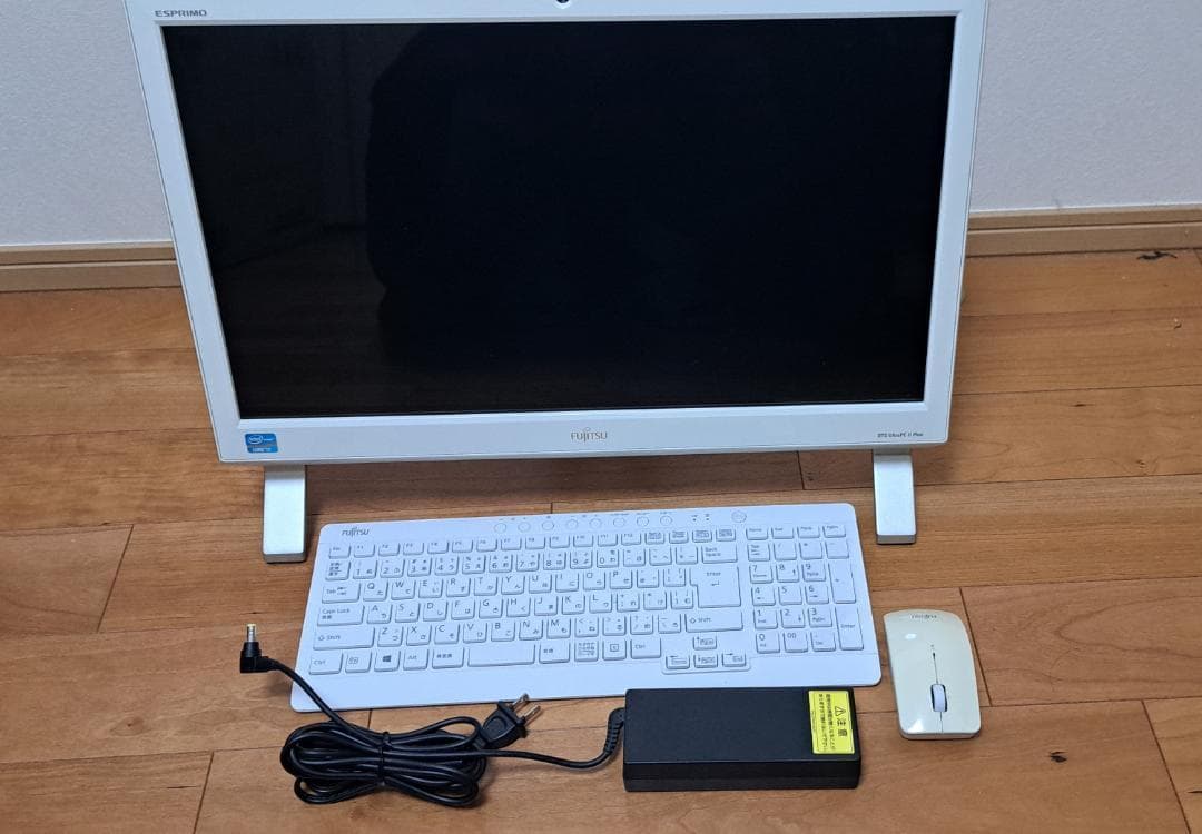 【中古】富士通 ESPRIMO FH53/S　※リカバリメディア付属