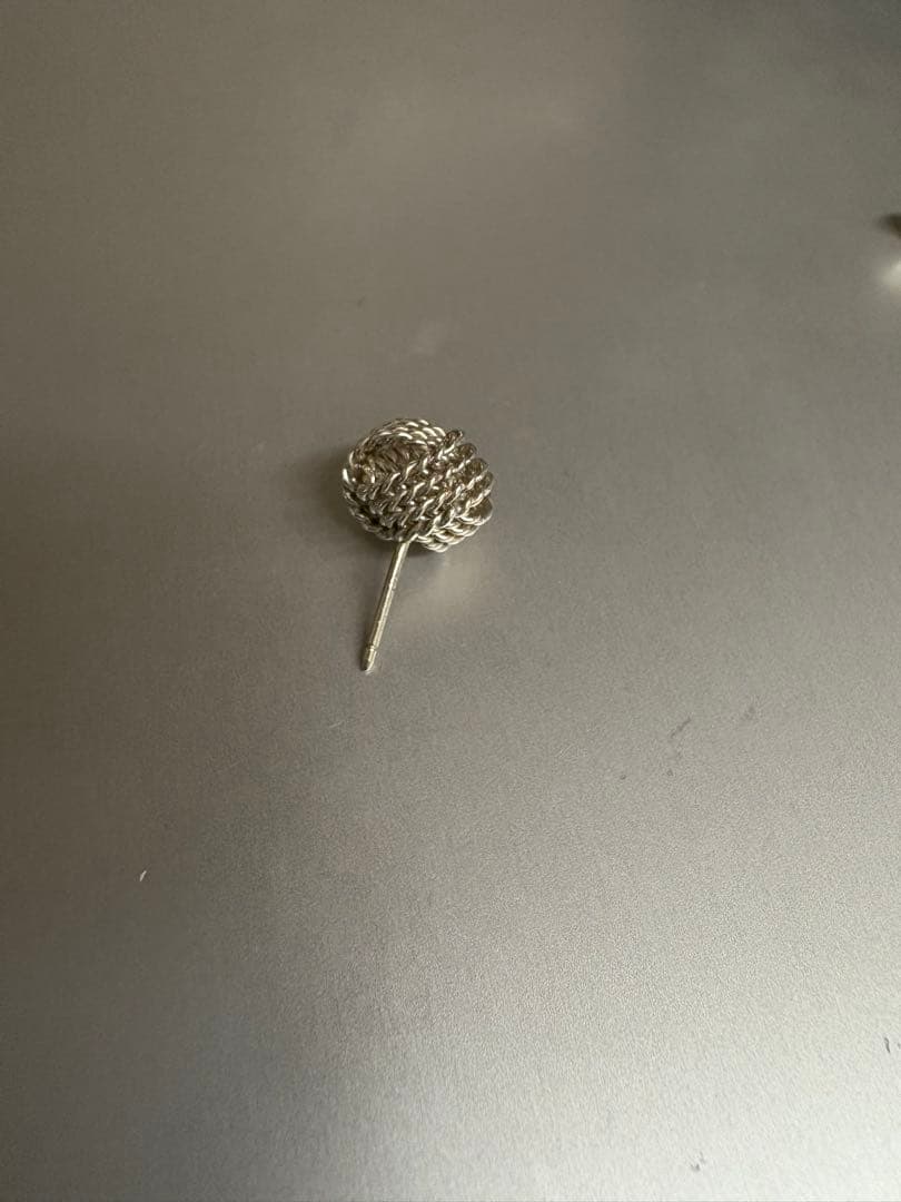 TIFFANY&Co. ティファニー　ツイストノットピアス　片耳(キャッチ付き)