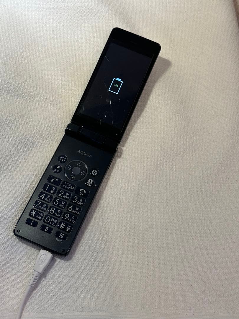 AQUOS ケータイ3(805SH)ソフトバンク折りたたみ式携帯電話ブラック