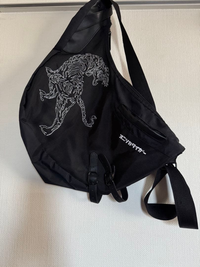 オニツカタイガー　 メッセンジャーバッグ 黒