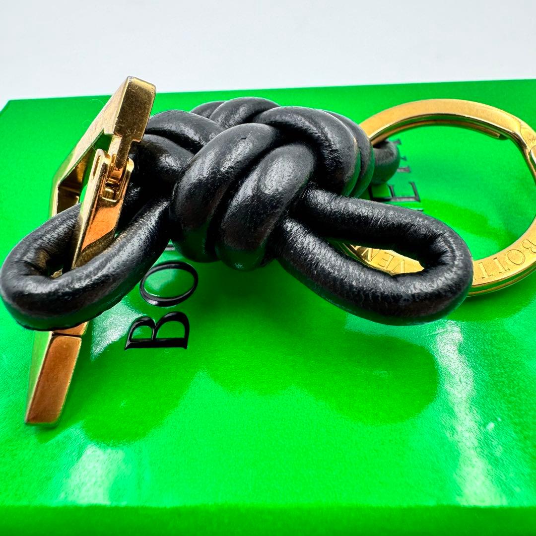 専用✨現行　BOTTEGA VENETA キーリング　黒色　ゴールド　保存箱付き