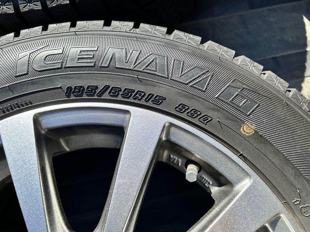 【バリ山！】アルミホイール付スタッドレスタイヤ４本　185/65R15フリード