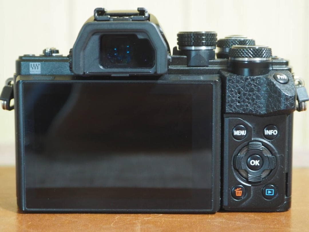 y*o様 【ジャンク】OM-D E-M10 Mark II 　ボディ　S数302