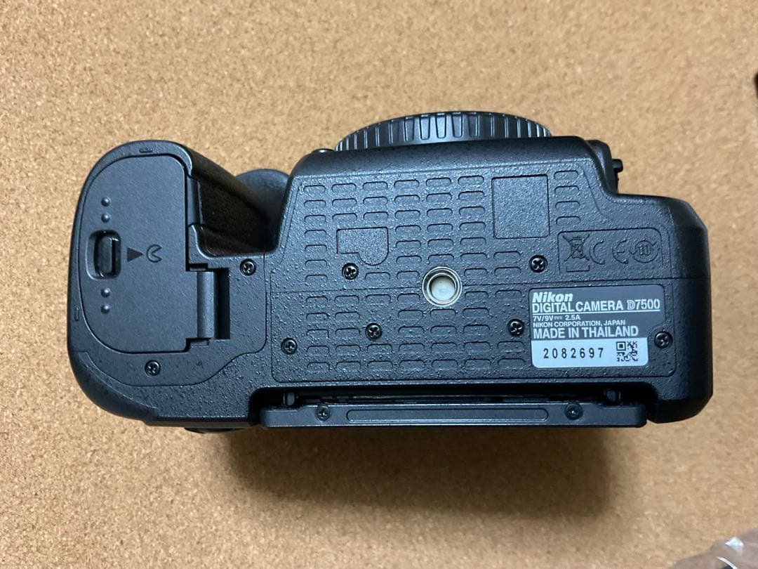 Nikon D7500 ボディ 中古 オマケ付き