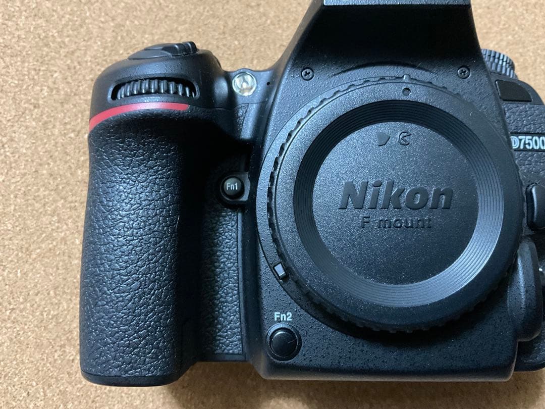 Nikon D7500 ボディ 中古 オマケ付き