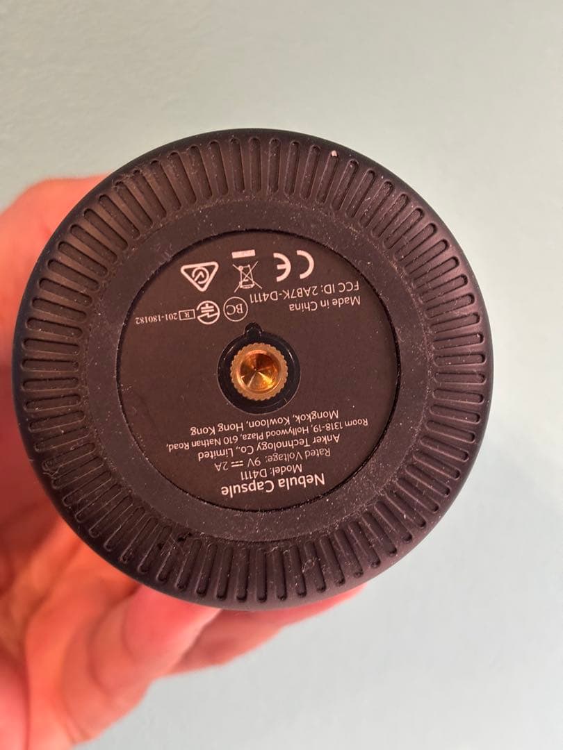 極美品　Anker Nebula Capsule D4111プロジェクター