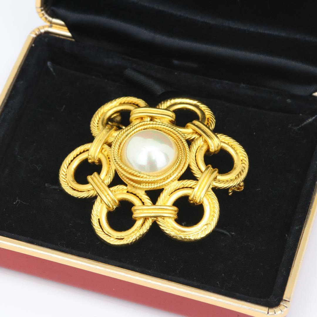 CELINE セリーヌ フラワーデザイン ブローチ フェイクパール ヴィンテージ